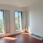 Appartement de 183 m² avec 5 chambre(s) en location à Marseille