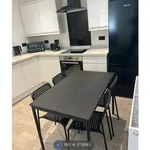 Rent 4 bedroom flat in Scotland