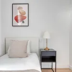 Rent 3 bedroom apartment of 84 m² in Barcelona