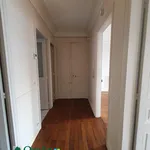 Appartement de 5717 m² avec 3 chambre(s) en location à PARIS