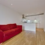 Rent 2 bedroom flat in Woking