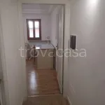 Affitto 6 camera appartamento di 85 m² in Perugia