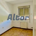 Alquilo 3 dormitorio casa de 170 m² en Madrid