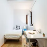 Rent 6 bedroom apartment in Madrid