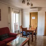 Rent a room of 90 m² in valencia