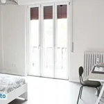 Rent 3 bedroom apartment of 80 m² in Milan