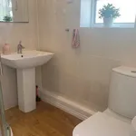 Rent 3 bedroom apartment in Wales