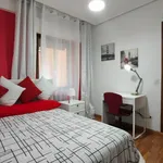 Rent 4 bedroom apartment in Madrid