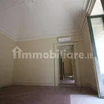 Affitto 5 camera appartamento di 220 m² in Catania