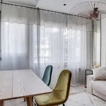 Rent 1 bedroom apartment of 400 m² in Paris