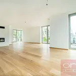 Pronajměte si 5 ložnic/e byt o rozloze 211 m² v Prague