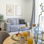 Rent 1 bedroom apartment of 431 m² in Málaga