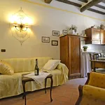 Rent 4 bedroom apartment of 80 m² in Cortona