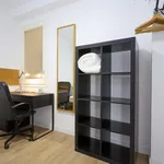 Rent 5 bedroom apartment in Barcelona