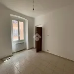 Rent 4 bedroom apartment of 90 m² in Genova