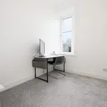 Rent 2 bedroom flat in Greenock