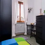 Rent a room of 144 m² in Milan