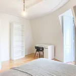 Rent 4 bedroom apartment in lisbon