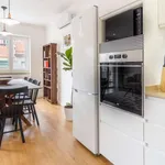 Rent 4 bedroom apartment of 130 m² in lisbon