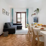 Rent 2 bedroom apartment of 120 m² in Porto