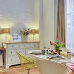 Appartement de 76 m² avec 5 chambre(s) en location à Paris