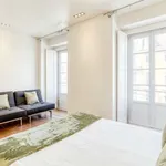 Rent 3 bedroom apartment of 200 m² in lisbon