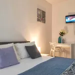 Rent 4 bedroom apartment of 70 m² in Alghero