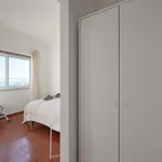 Rent a room in Almada