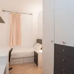 Rent 3 bedroom apartment of 60 m² in Barcelona