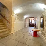 Rent 6 bedroom house of 194 m² in ARLES