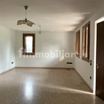 Rent 4 bedroom house of 200 m² in Torri di Quartesolo