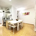 Rent a room of 110 m² in Valencia