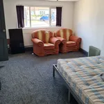 Rent 6 bedroom house in West Midlands