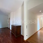 Rent 5 bedroom apartment of 187 m² in Milano