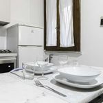 Rent 1 bedroom apartment of 50 m² in Milano