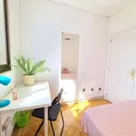 Rent a room of 200 m² in Madrid