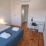 Rent 2 bedroom apartment of 100 m² in lisbon