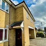 Maisonette to rent in Park Street, Slough SL1