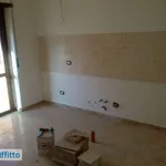 Affitto 6 camera appartamento di 150 m² in Crotone