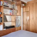 Rent 2 bedroom apartment of 34 m² in Paris