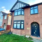 Rent 3 bedroom flat in South East England