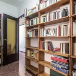 Rent 4 bedroom apartment in Barcelona