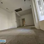 Affitto 6 camera appartamento di 243 m² in Palermo