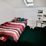 Rent 6 bedroom house in Wales