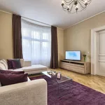 Pronajměte si 4 ložnic/e byt o rozloze 111 m² v Prague