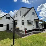 Rent 3 bedroom house in Papamoa Beach