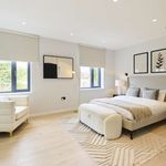 Rent 3 bedroom flat of 126 m² in london