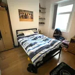 Rent 6 bedroom house in Wales