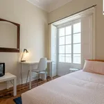 Rent 7 bedroom apartment in Lisbon