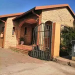 Rent 2 bedroom house of 3000 m² in Soweto